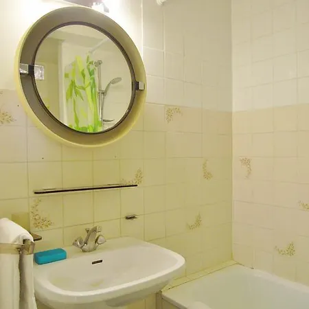 Apartment Lovely Butte-chaumont Paris