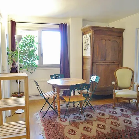 Appartamento Lovely Butte-chaumont Parigi